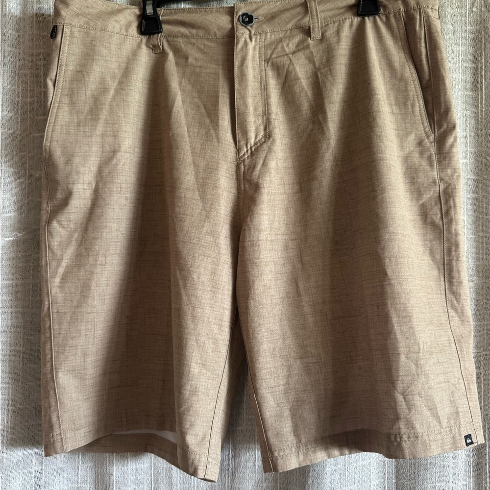 Quiksilver Men's Tan Flat-Front Shorts